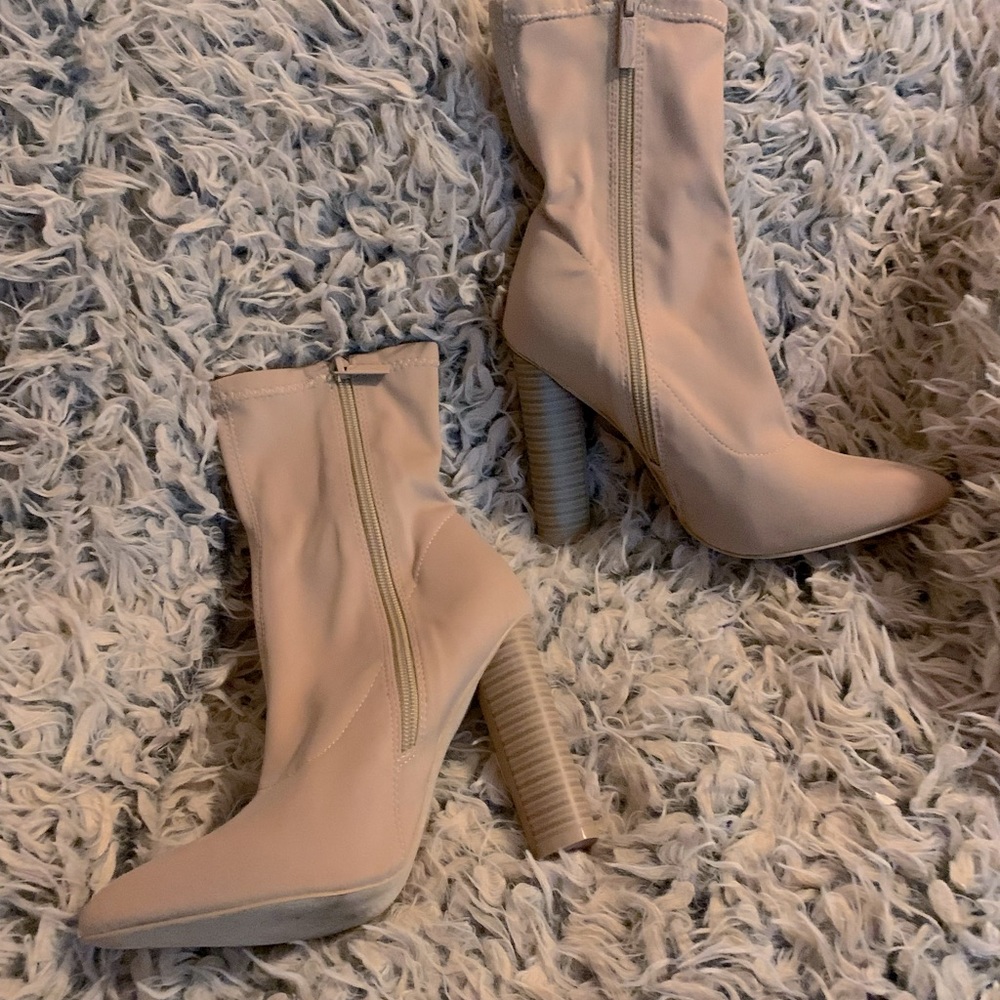 Booties brand new number 8